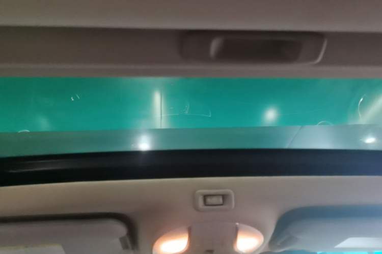 Used Infiniti JX 2013 JX35 Two-Wheel-Drive Excellence Edition Headliner