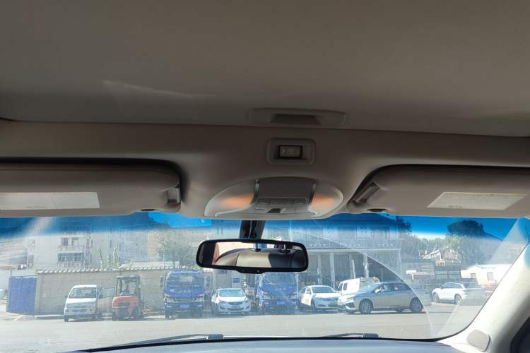 Used Infiniti JX 2013 JX35 Two-Wheel-Drive Excellence Edition Headliner