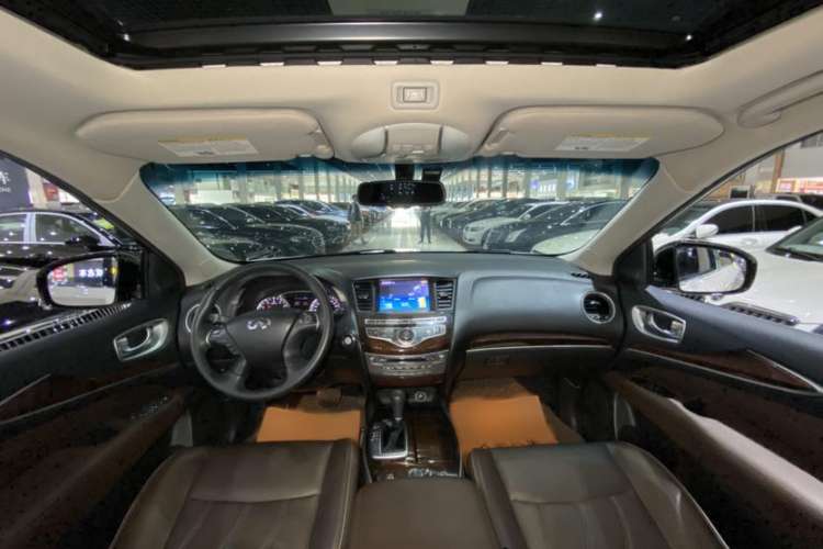Used Infiniti JX 2013 JX35 Two-Wheel-Drive Excellence Edition Interior 1