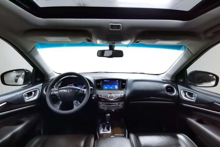 Used Infiniti JX 2013 JX35 Two-Wheel-Drive Excellence Edition Interior 1