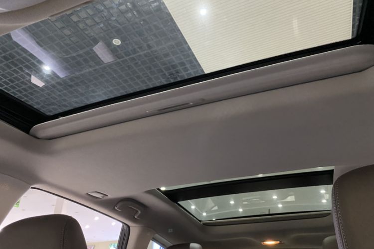 Used Infiniti JX 2013 JX35 Two-Wheel-Drive Excellence Edition Interior 13