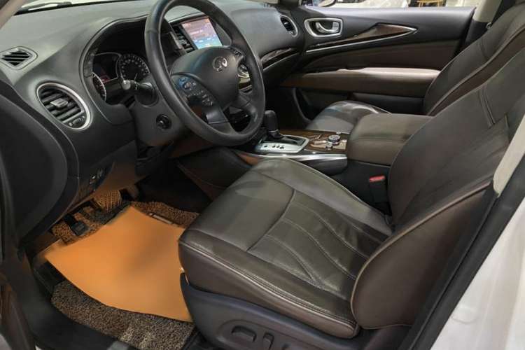 Used Infiniti JX 2013 JX35 Two-Wheel-Drive Excellence Edition Interior 5