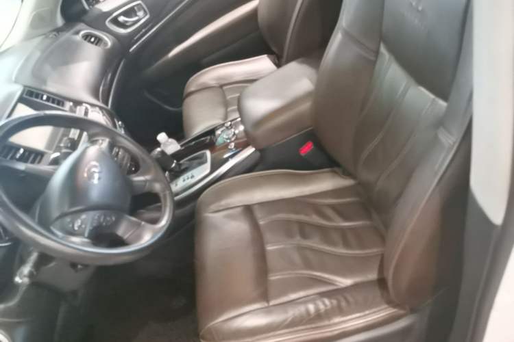 Used Infiniti JX 2013 JX35 Two-Wheel-Drive Excellence Edition Left Front Seat