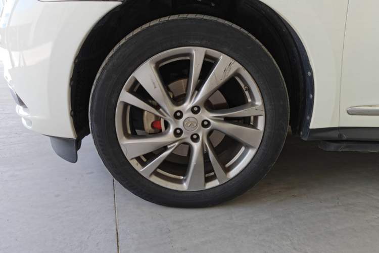 Used Infiniti JX 2013 JX35 4x4 All-Terrain Edition Left Front Wheel Hub