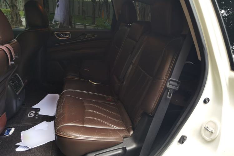 Used Infiniti JX 2013 JX35 Two-Wheel-Drive Excellence Edition Left Rear Seat