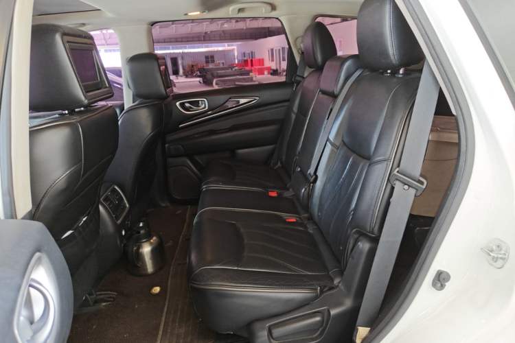 Used Infiniti JX 2013 JX35 4x4 All-Terrain Edition Left Rear Seat