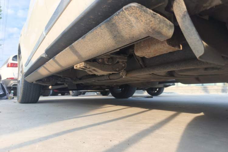 Used Infiniti JX 2013 JX35 4x4 All-Terrain Edition Left Side Sill