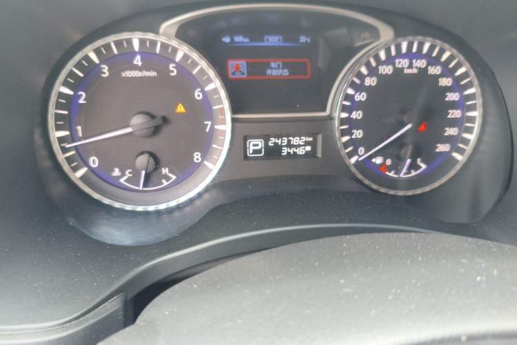 Used Infiniti JX 2013 JX35 Two-Wheel-Drive Excellence Edition Odometer Close Up