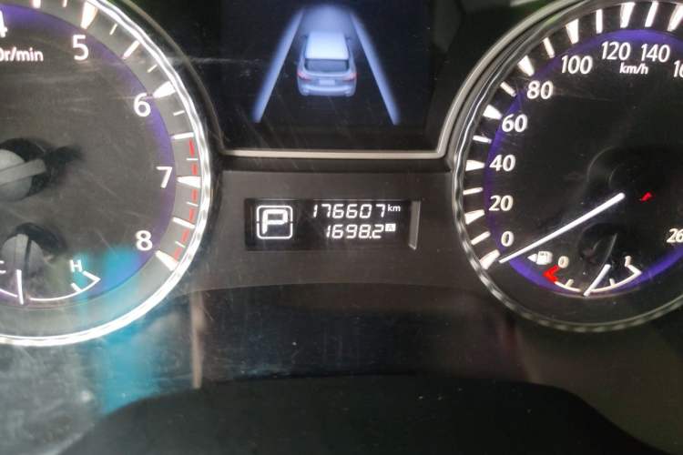 Used Infiniti JX 2013 JX35 Two-Wheel-Drive Excellence Edition Odometer Close Up