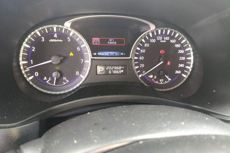 Used Infiniti JX 2013 JX35 4x4 All-Terrain Edition Odometer Close Up