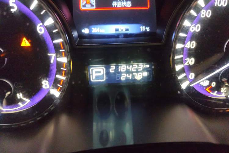Used Infiniti JX 2013 JX35 4x4 All-Terrain Edition Odometer Close Up
