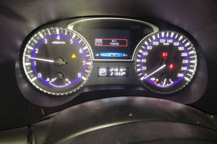 Used Infiniti JX 2013 JX35 4x4 All-Terrain Edition Odometer Close Up