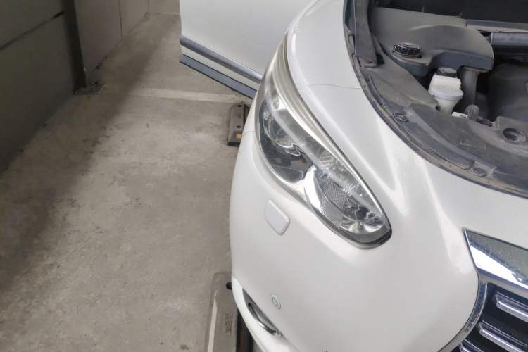 Used Infiniti JX 2013 JX35 4x4 All-Terrain Edition Right Front Headlight