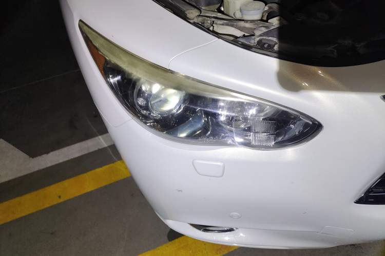 Used Infiniti JX 2013 JX35 Two-Wheel-Drive Excellence Edition Right Front Headlight