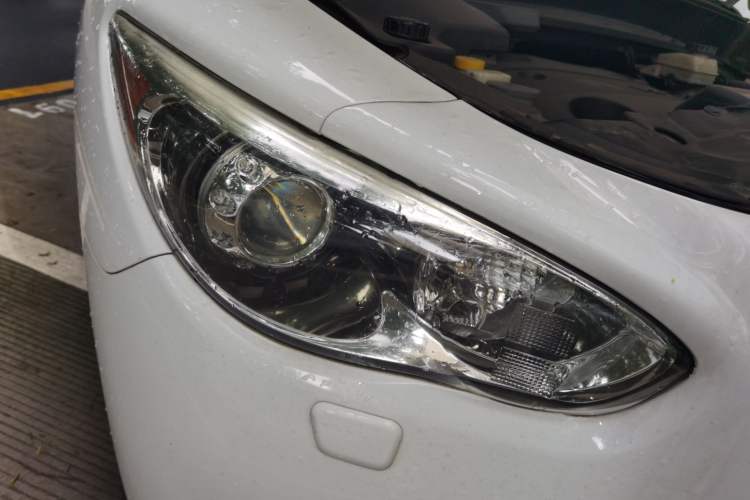 Used Infiniti JX 2013 JX35 Two-Wheel-Drive Excellence Edition Right Front Headlight