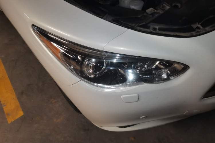 Used Infiniti JX 2013 JX35 4x4 All-Terrain Edition Right Front Headlight