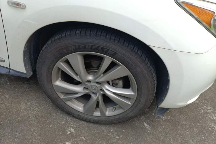 Used Infiniti JX 2013 JX35 4x4 All-Terrain Edition Right Front Wheel Hub