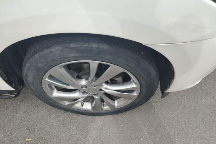 Used Infiniti JX 2013 JX35 4x4 All-Terrain Edition Right Front Wheel Hub