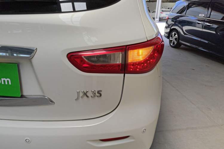 Used Infiniti JX 2013 JX35 4x4 All-Terrain Edition Right Rear Taillight