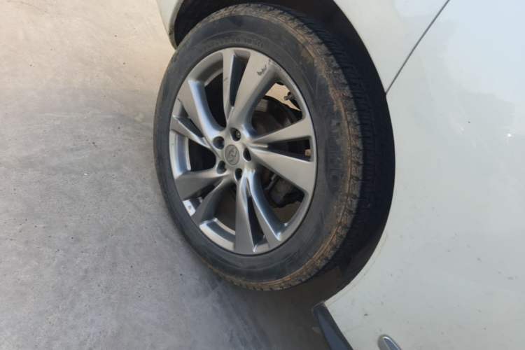 Used Infiniti JX 2013 JX35 4x4 All-Terrain Edition Right Rear Wheel Hub