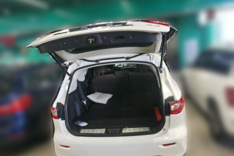 Used Infiniti JX 2013 JX35 Two-Wheel-Drive Excellence Edition Trunk