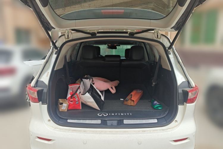 Used Infiniti JX 2013 JX35 4x4 All-Terrain Edition Trunk
