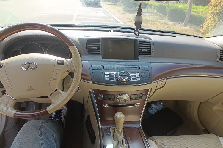 Used Infiniti M Series 2008 M35 Luxury Edition Center Console