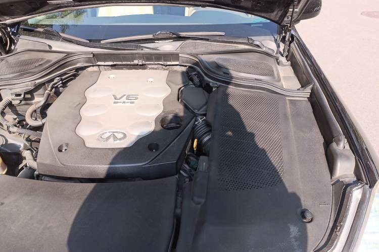 Used Infiniti M Series 2008 M35 Luxury Edition Engine Bay Left