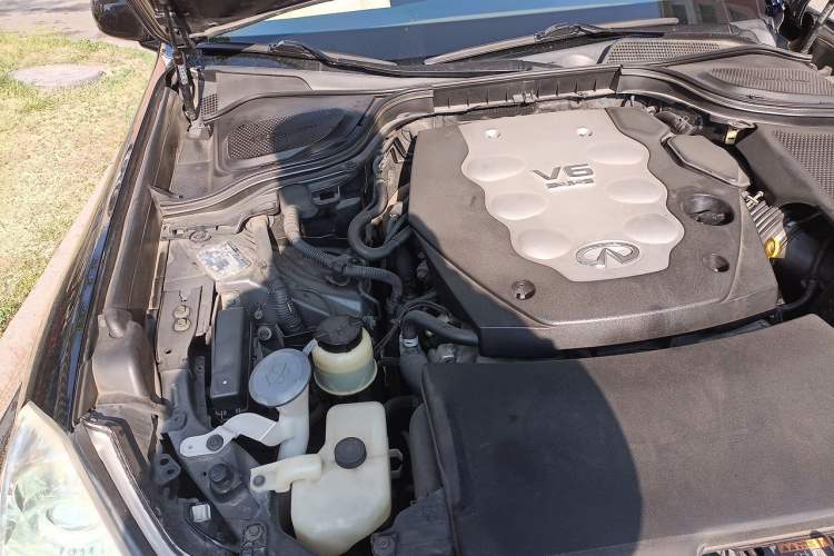 Used Infiniti M Series 2008 M35 Luxury Edition Engine Bay Right