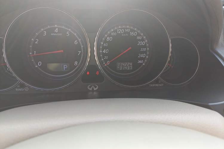 Used Infiniti M Series 2008 M35 Luxury Edition Odometer Close Up