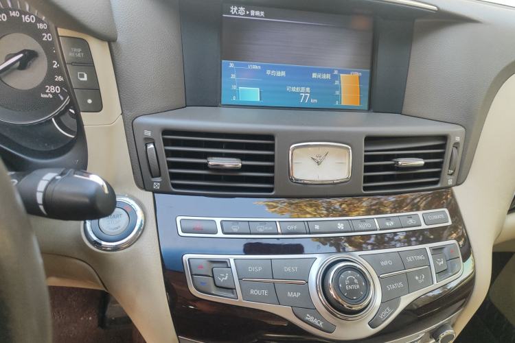 Used Infiniti M Series 2011 M25 Luxury Model Audio And AC Panel