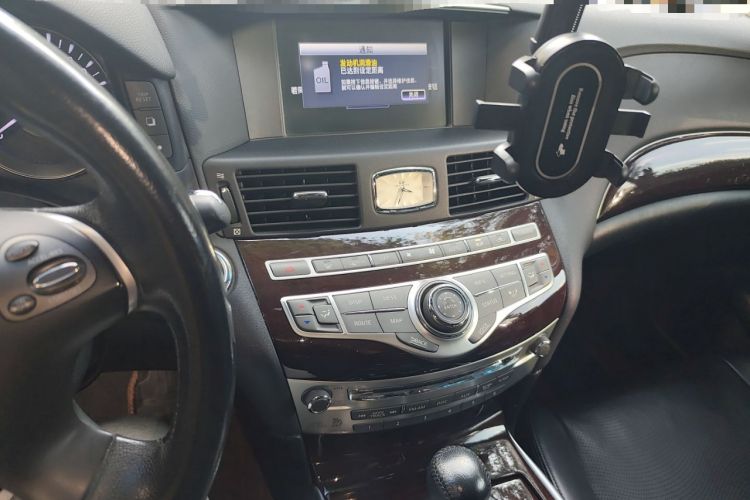 Used Infiniti M Series 2011 M25 Luxury Model Audio And AC Panel