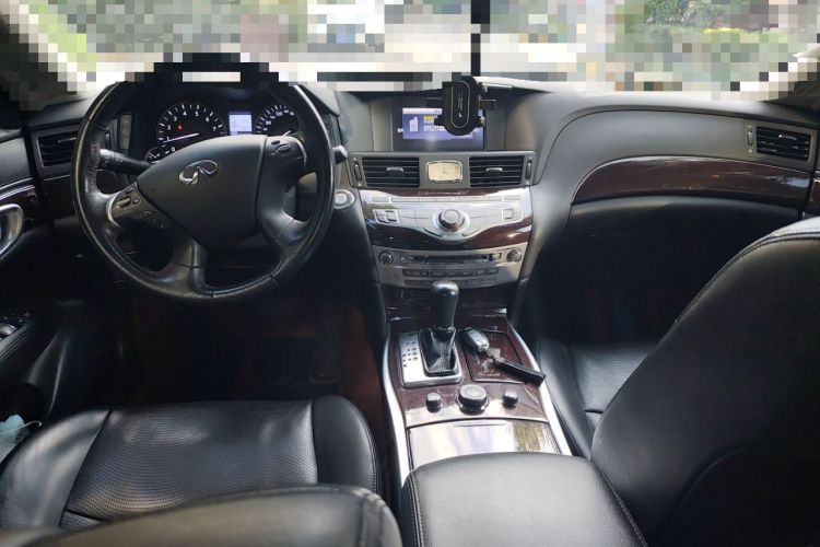 Used Infiniti M Series 2011 M25 Luxury Model Center Console