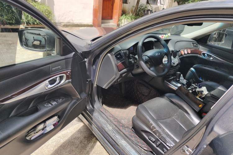 Used Infiniti M Series 2011 M25 Luxury Model Driver Seat