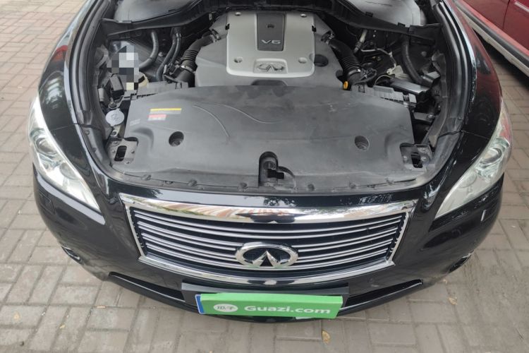 Used Infiniti M Series 2011 M25 Luxury Model Engine Bay