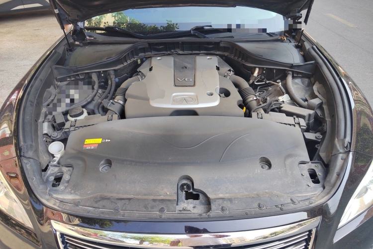Used Infiniti M Series 2011 M25 Luxury Model Engine Bay