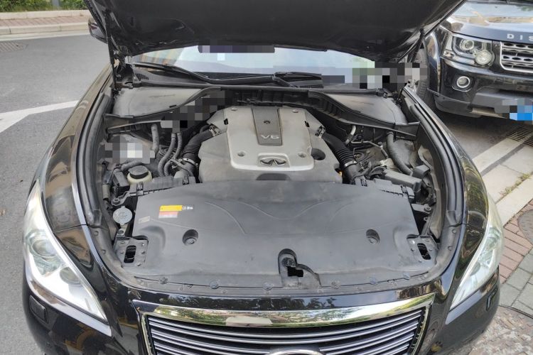 Used Infiniti M Series 2011 M25 Luxury Model Engine Bay