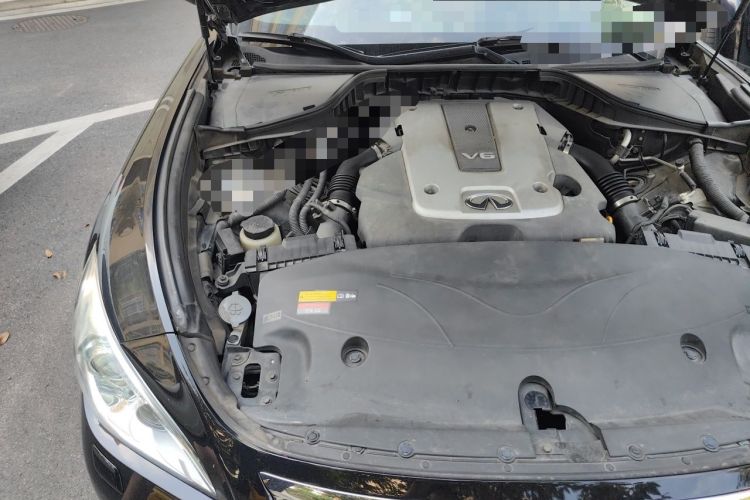 Used Infiniti M Series 2011 M25 Luxury Model Engine Bay Right