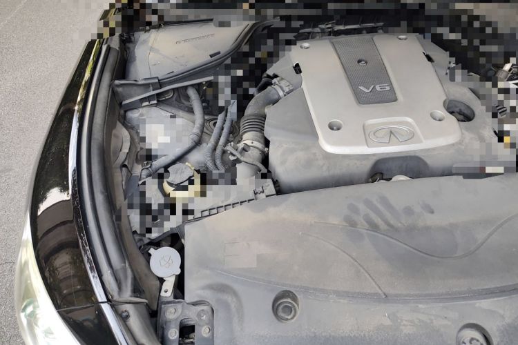 Used Infiniti M Series 2011 M25 Luxury Model Engine Bay Right