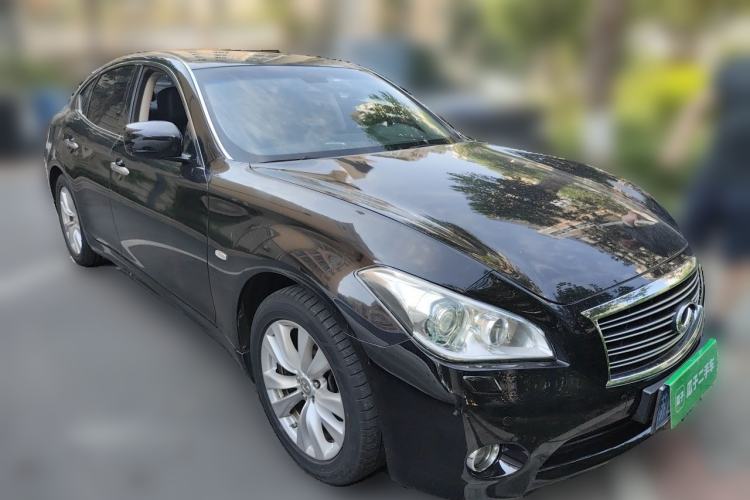 Used Infiniti M Series 2011 M25 Luxury Model Front Right 45 Deg