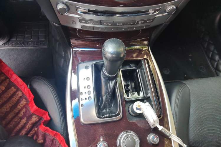 Used Infiniti M Series 2011 M25 Luxury Model Gear Lever