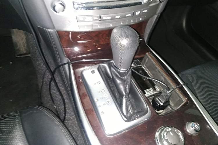 Used Infiniti M Series 2011 M25 Comfort Model Gear Lever