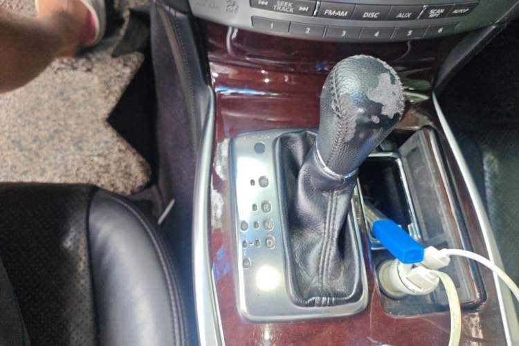 Used Infiniti M Series 2011 M25 Comfort Model Gear Lever