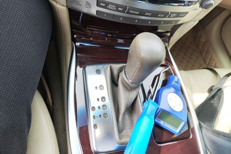 Used Infiniti M Series 2011 M25 Luxury Model Gear Lever