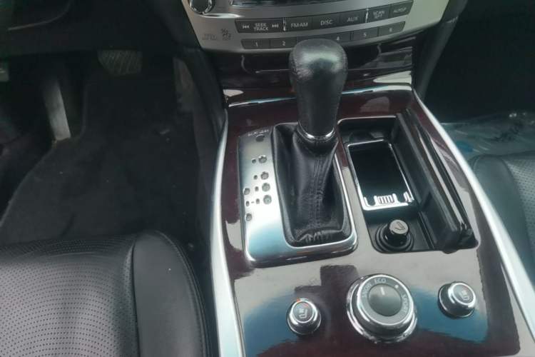 Used Infiniti M Series 2011 M25 Luxury Model Gear Lever