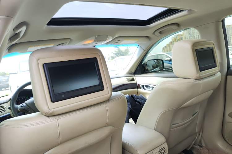 Used Infiniti M Series 2011 M25 Luxury Model Headliner