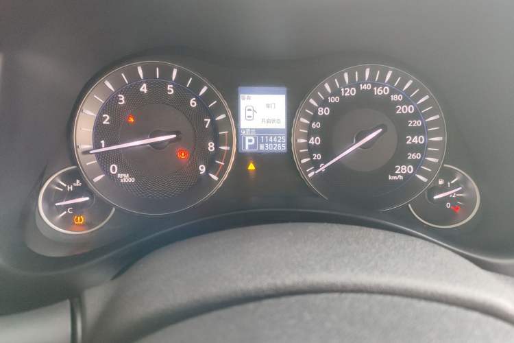 Used Infiniti M Series 2011 M37 model Instrument Cluster