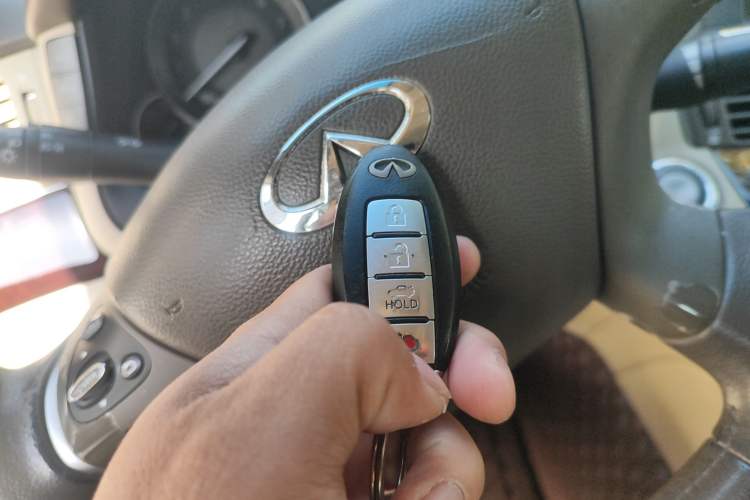 Used Infiniti M Series 2011 M25 Luxury Model Interior 1