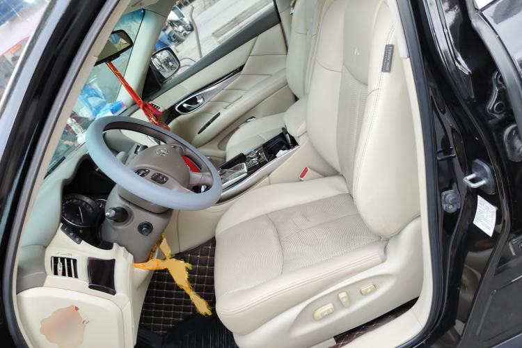 Used Infiniti M Series 2011 M25 Luxury Model Left Front Seat