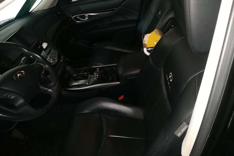 Used Infiniti M Series 2011 M25 Comfort Model Left Front Seat